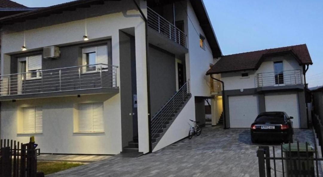 Apartman Avram Kotor Varos Exteriér fotografie